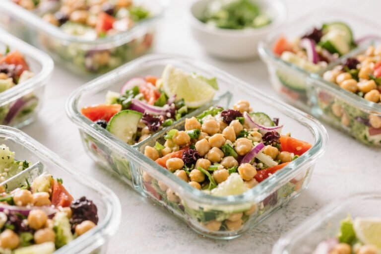 Mediterranean Chickpea Salad Meal Prep: The 15-Minute Power Lunch That Actually Stays Crunchy