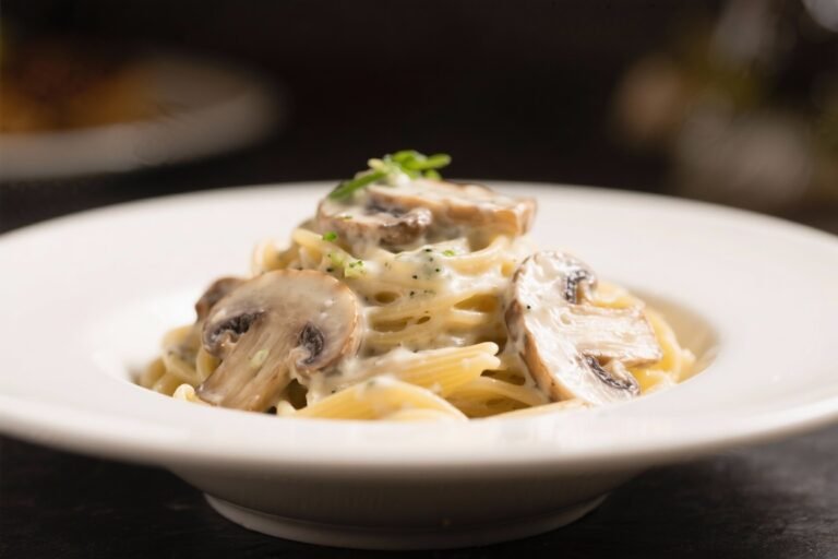 Creamy Mushroom Pasta That Tastes Like a $30 Date-Night Entrée (But You’ll Crush It in 20 Minutes)